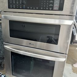 LG 30” Built-in Combination Wall Oven and Microwave (Electric)
