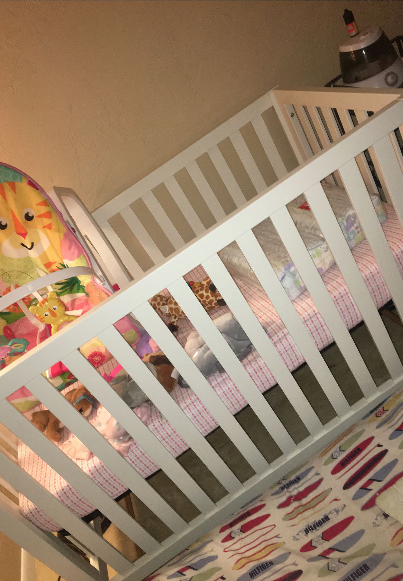 Modern Baby/toddler Crib