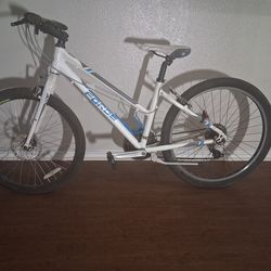 Bicycl   /   bicicleta