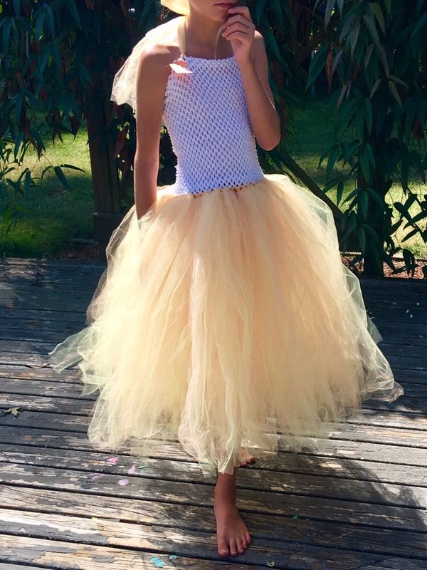 Girls yellow tulle dress size 6-10