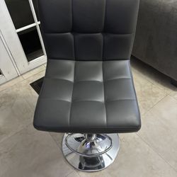 Set Of 4 Bar stools 