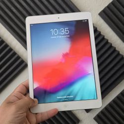 Apple iPad Air 16GB 9.7 Inch Screen - WiFi