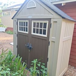 Suncast Plastic Storage Shed