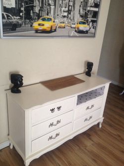 5 drawer Dresser with top storage