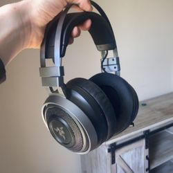 Razer Nari Ultimate Gaming Headset