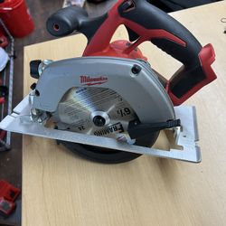 Milwuakee 6 1/2in Cicular Saw (tool Only) 