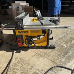 DEWALT 8-1/4” Portable Jobsite Table Saw (DWE7485) – Powerful & Compact