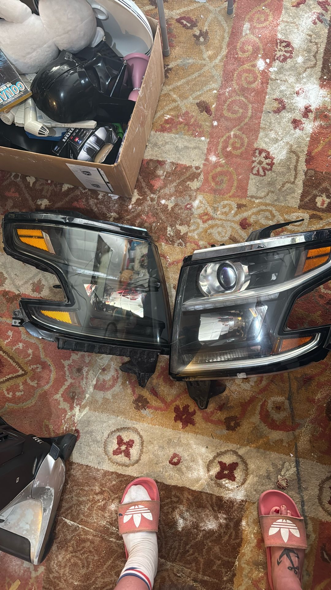 Chevy Tahoe /suburban Headlights 