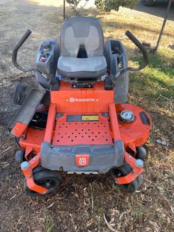 Husqvarna Z254F zero turn lawnmower