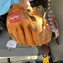 Rawlings Baseball Glove