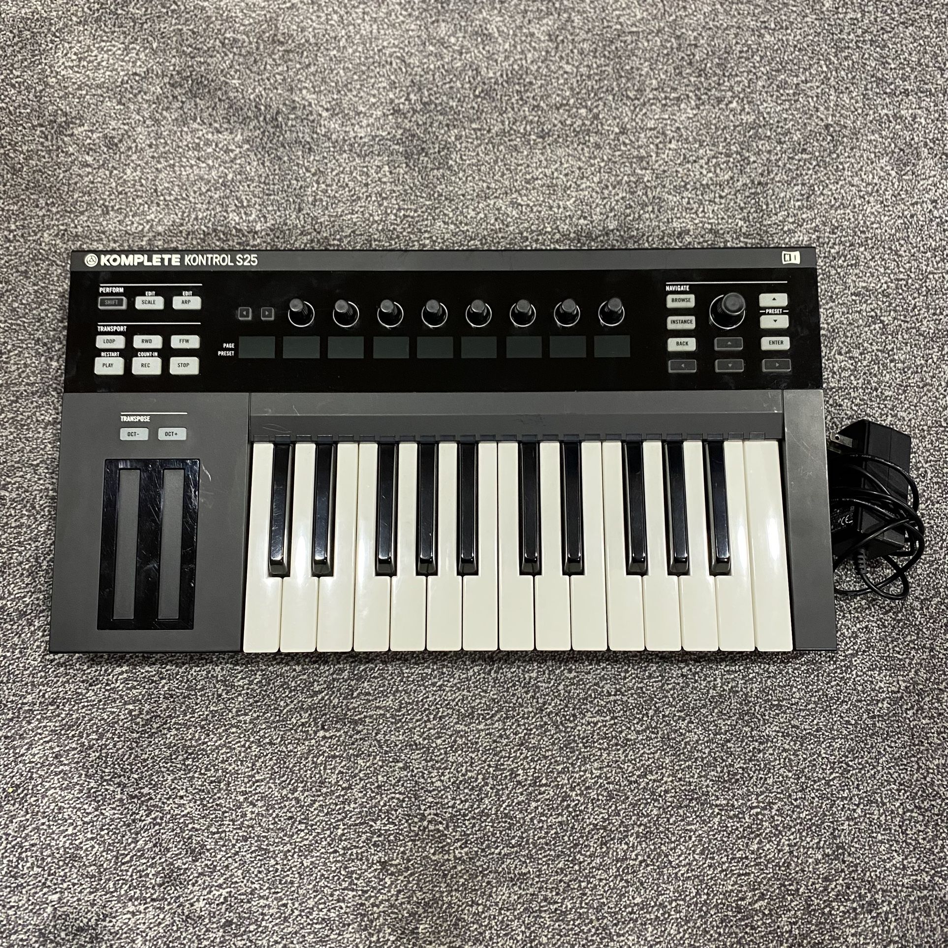 Native Instruments Komplete KontrolS25 Keyboard