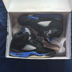 Racer blue Jordan 5s