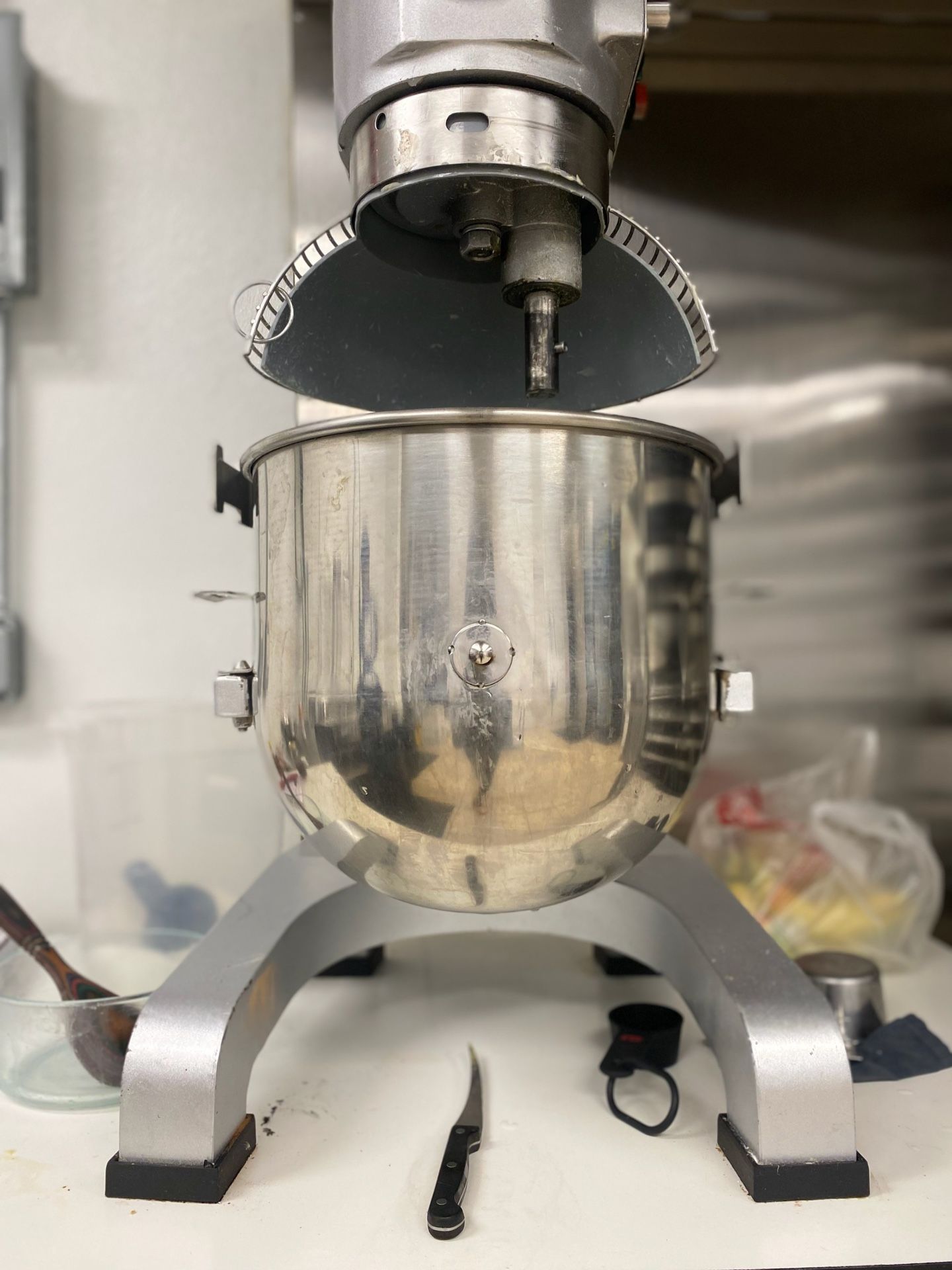 Galaxy Gmix20 20 Qt Planetary Stand Mixer With Guard & Standard Accessories 120V 1 1/2HP