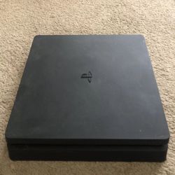 PlayStation 4 Slim 