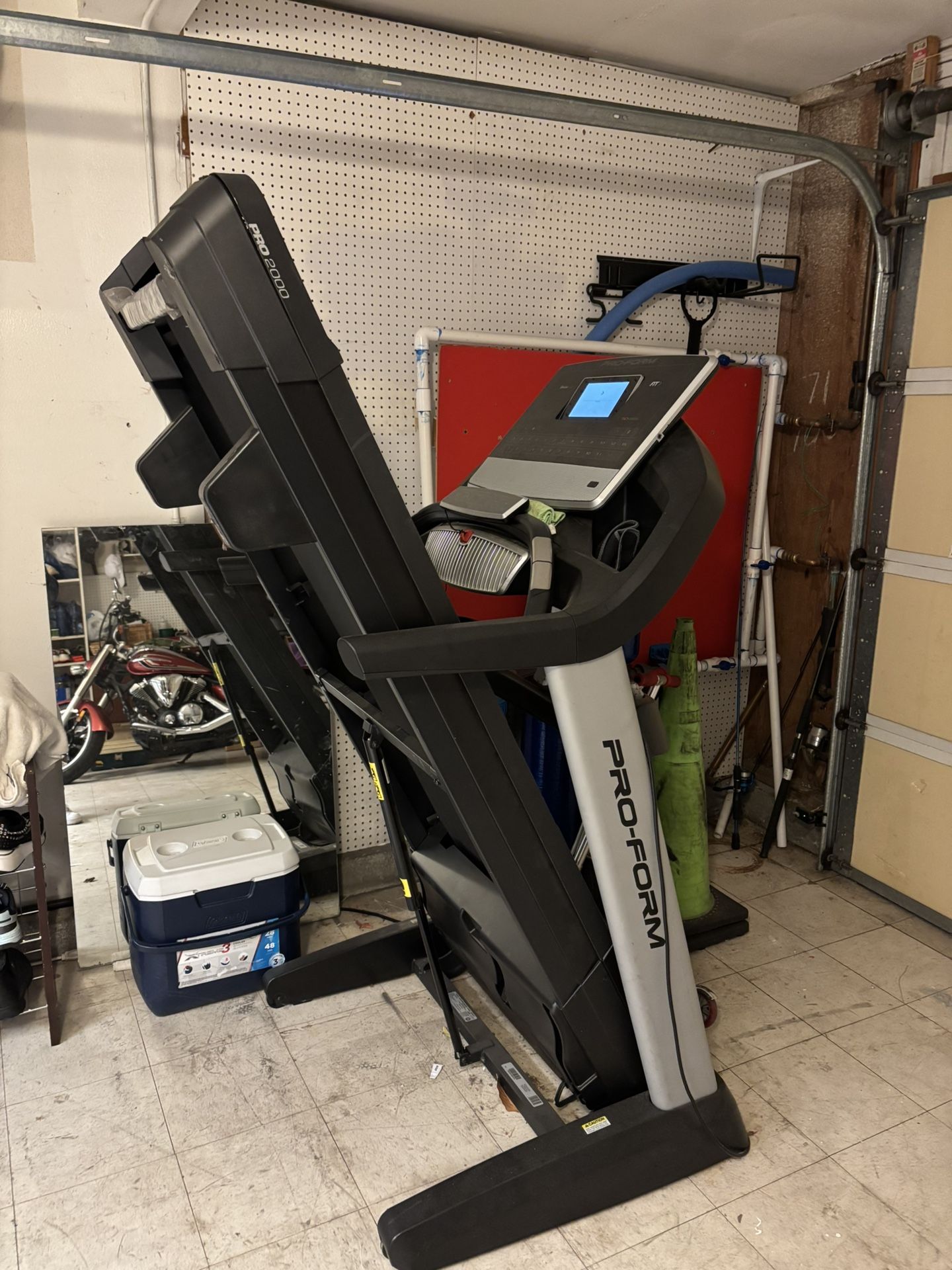 Treadmill - Pro-form Pro 2000 