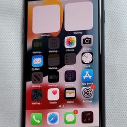 Mint LIKE NEW UNLOCKED GRAY APPLE iPhone 8 64GB