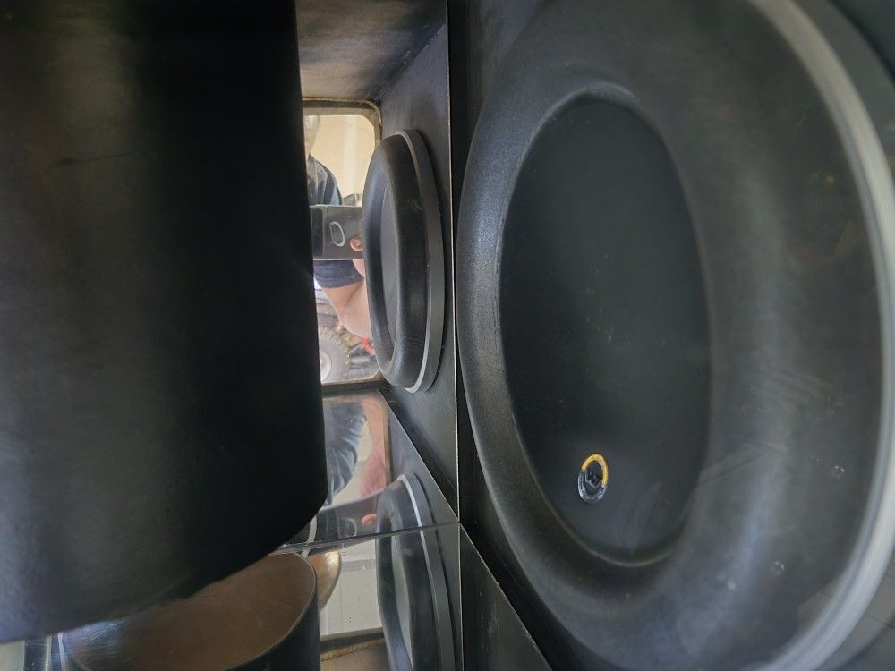 2- Jl Audio 10w7ae-3 And Jl Audio Hd1200.1 