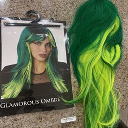 Sexy green wig And makeup 