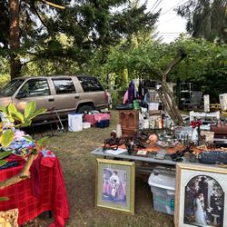 🎉 Quick Garage Sale – Everything Must Go! 🏷️