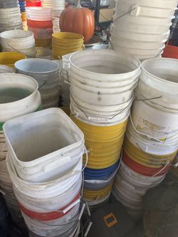 5 Gallon Water Assorted Plastic Buckets (no lid)