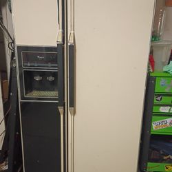 Refrigerator 