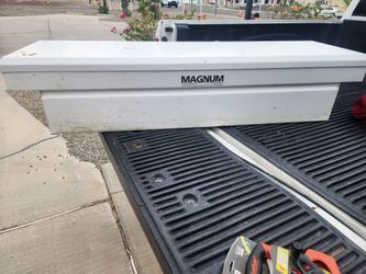 Full size truck tool box