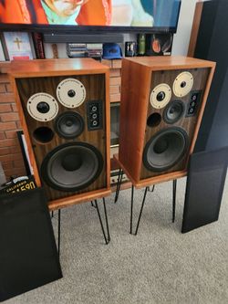 Marantz HD-77 Speakers