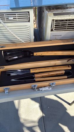 BBQ Grill Tool Set in Bamboo Case