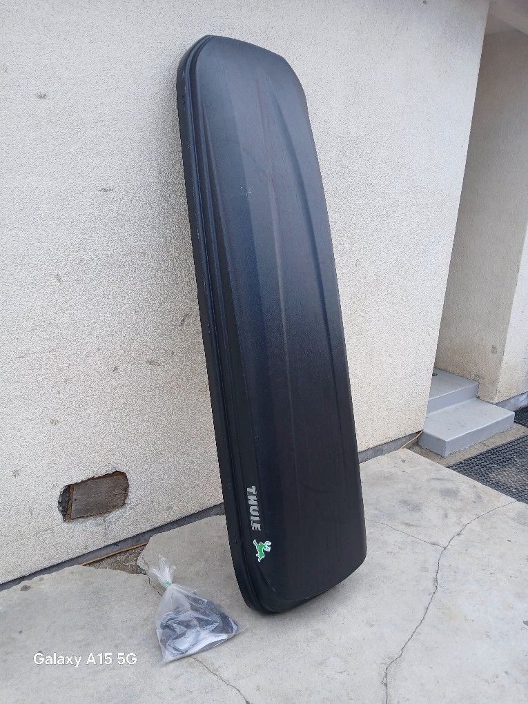 THULE ROOF CARGO BOX