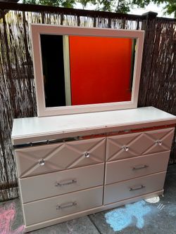 Dresser with vanity Mirror