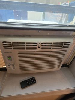 Air Window Conditioner 5000btu Frigidaire