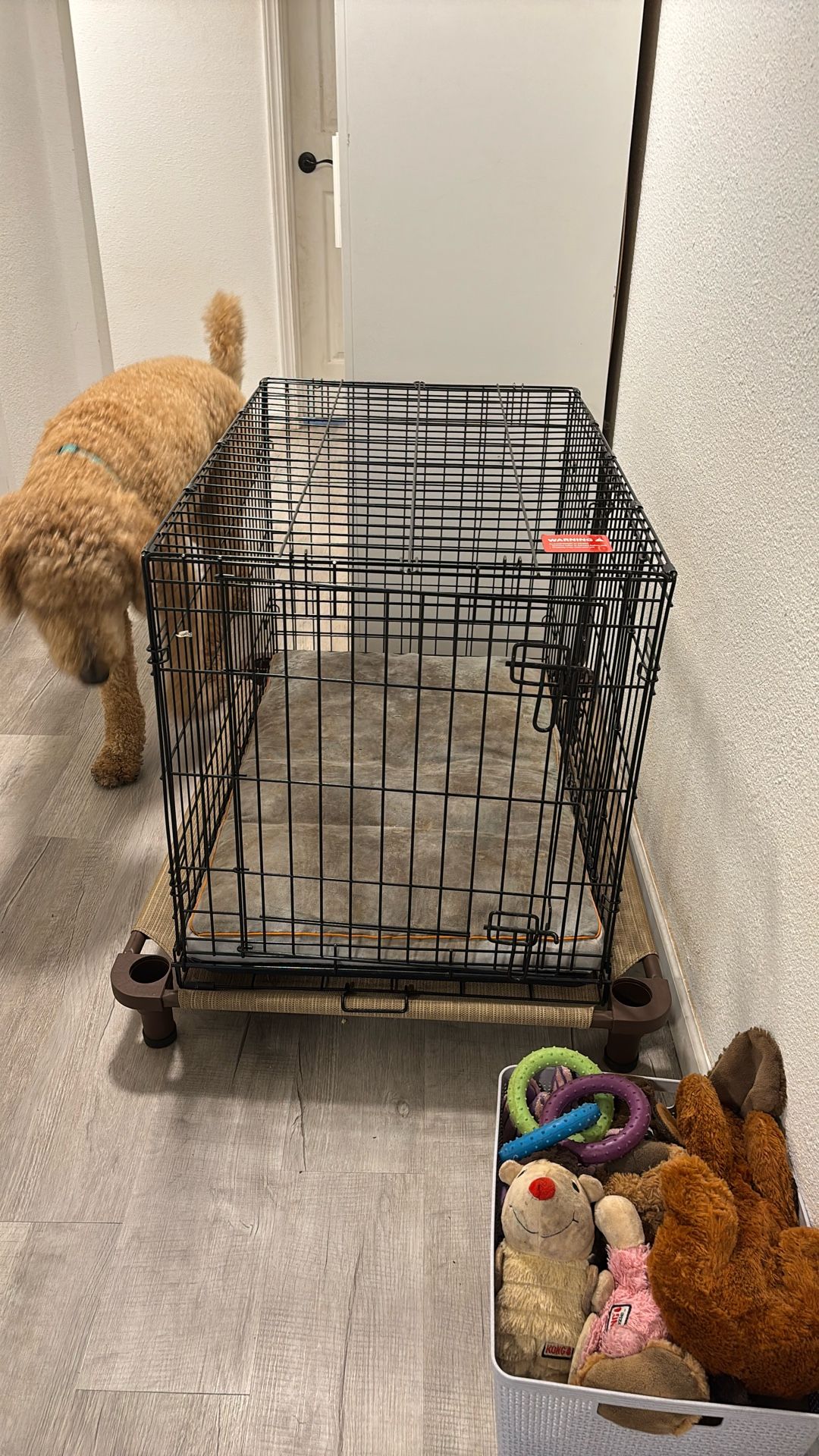 Dog Kennel/ Crate
