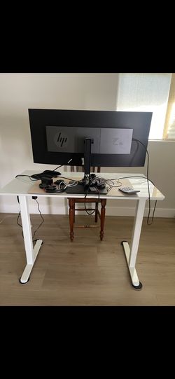 HP Z38c Electronics