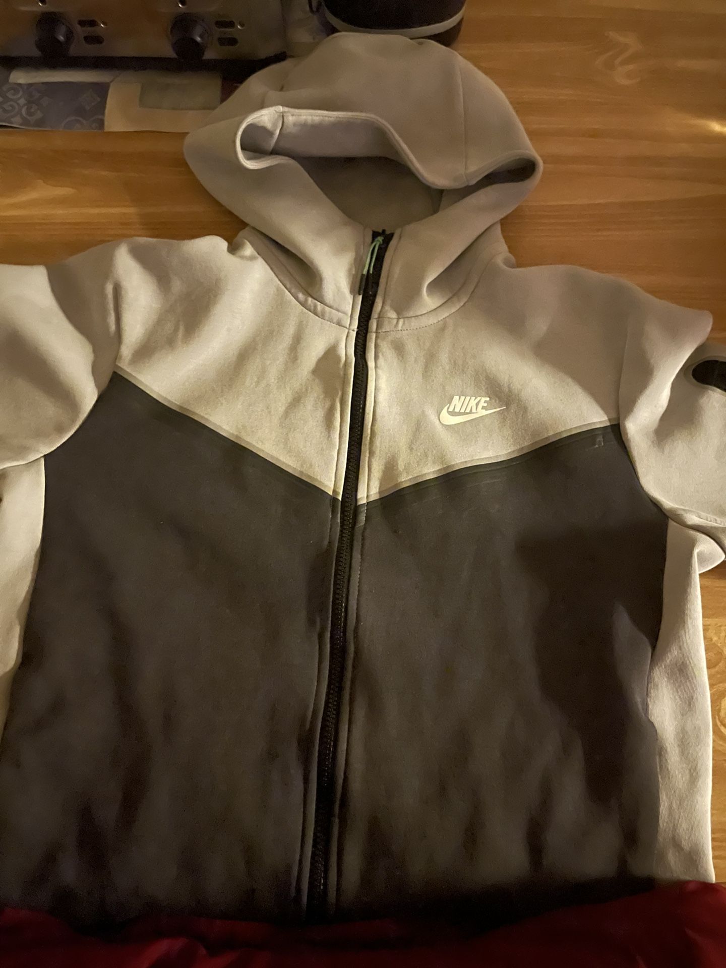 USED NIKE TECH (M)