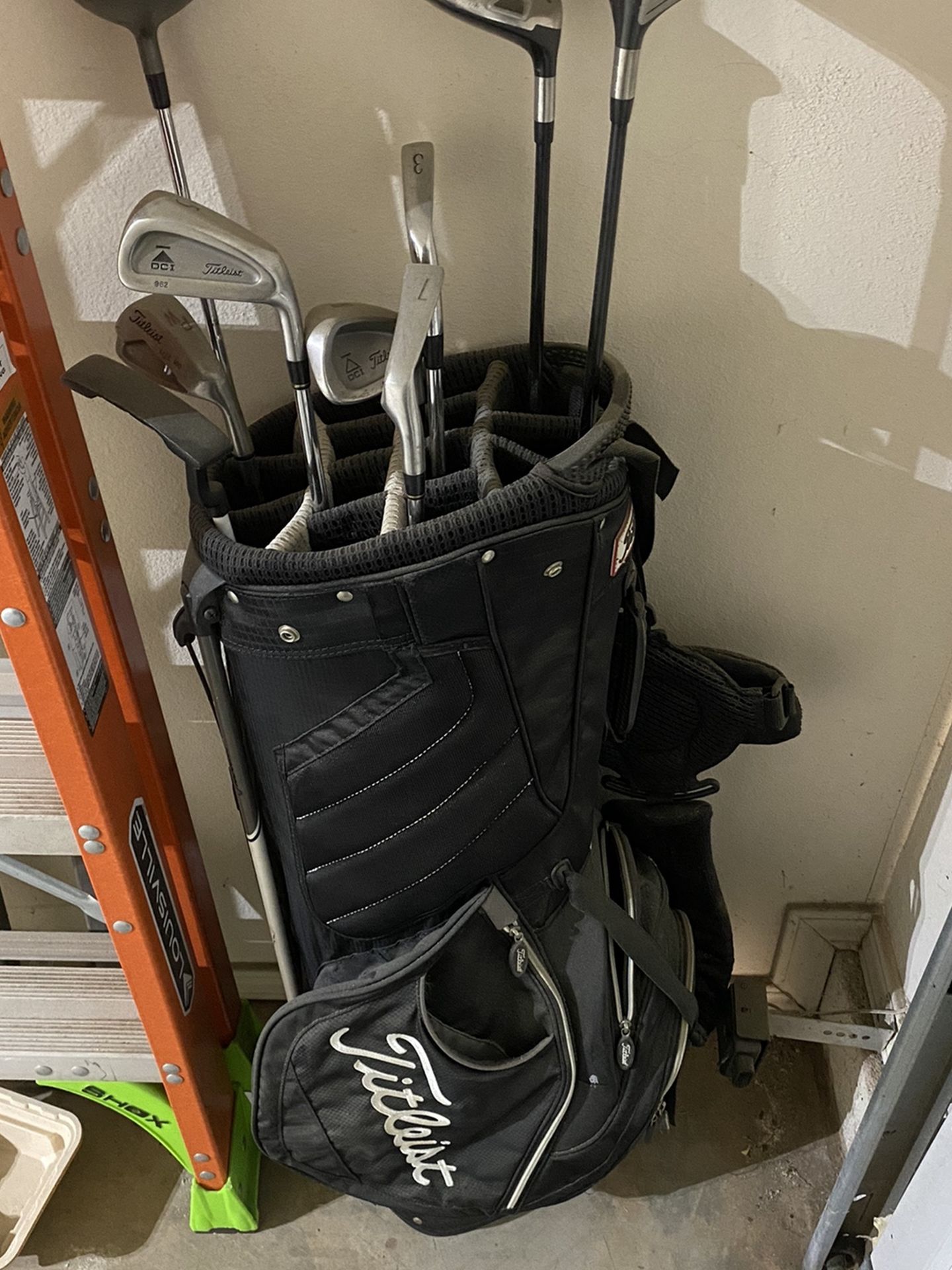 Titleist Bag And Clubs