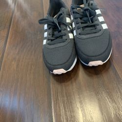 Women’s Adidas Shoes Size 8