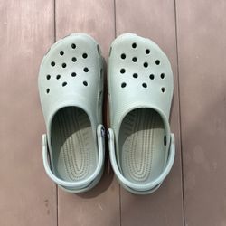 Pond/Moss Green Crocs Size 5 Men And 7 Women 