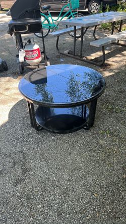 Round glass low table
