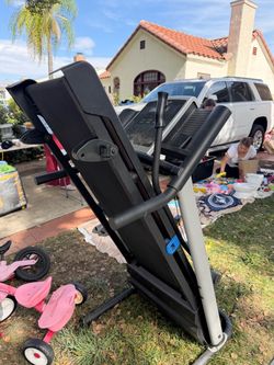 Folding Treadmill with Handlebars