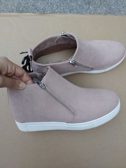 Light pink ankle boots