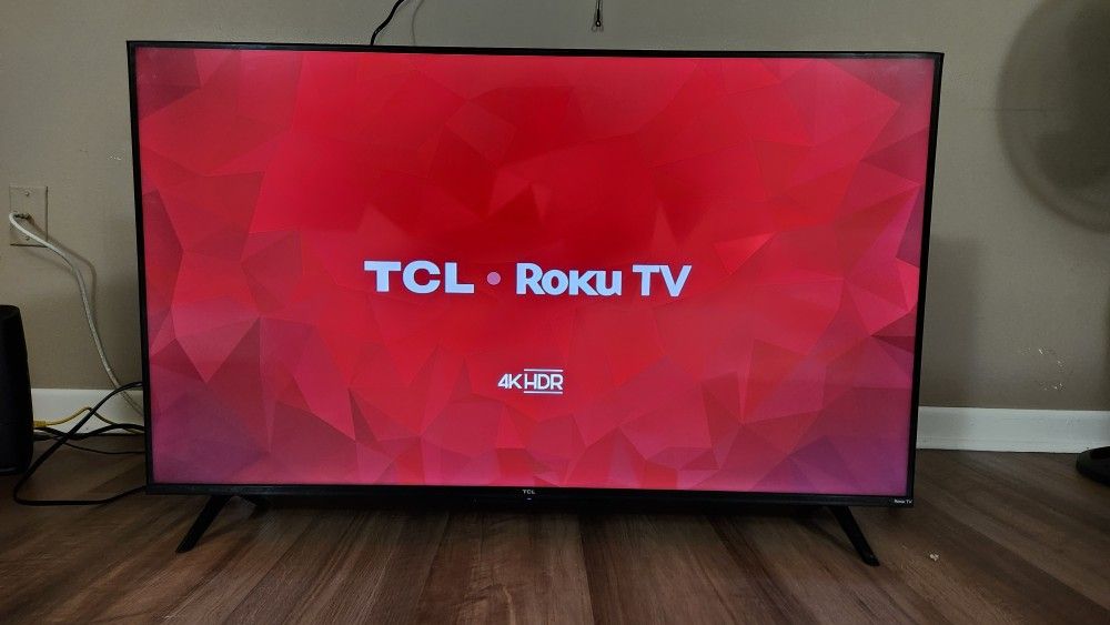 Like NEW!! TCL ROKU 43" LED 4K TV