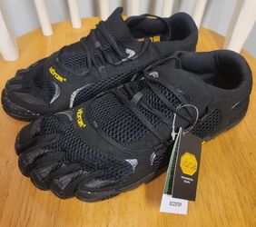NEW Vibram Fivefingers Roadaround 2 Black Men's Shoes SIZE 42 9-9.5 / 25W1801