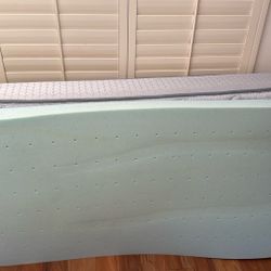 Sealy XL Twin Mattress & 4” Gel Mattress Topper 