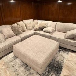 By Ashley/ Oversized Sectional/ Rawcliffe Parchment 3-piece Seccional, Couch/ Delivery Available