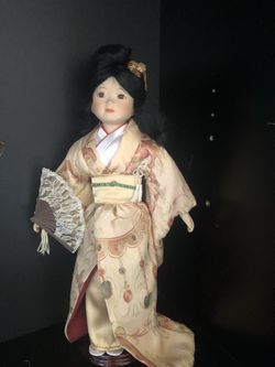 Beautiful 17" tall Geisha Porcelain Doll