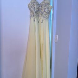 Yellow prom/wedding guest dress