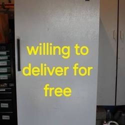 General Electric Large Upright Freezer 21 Cuft