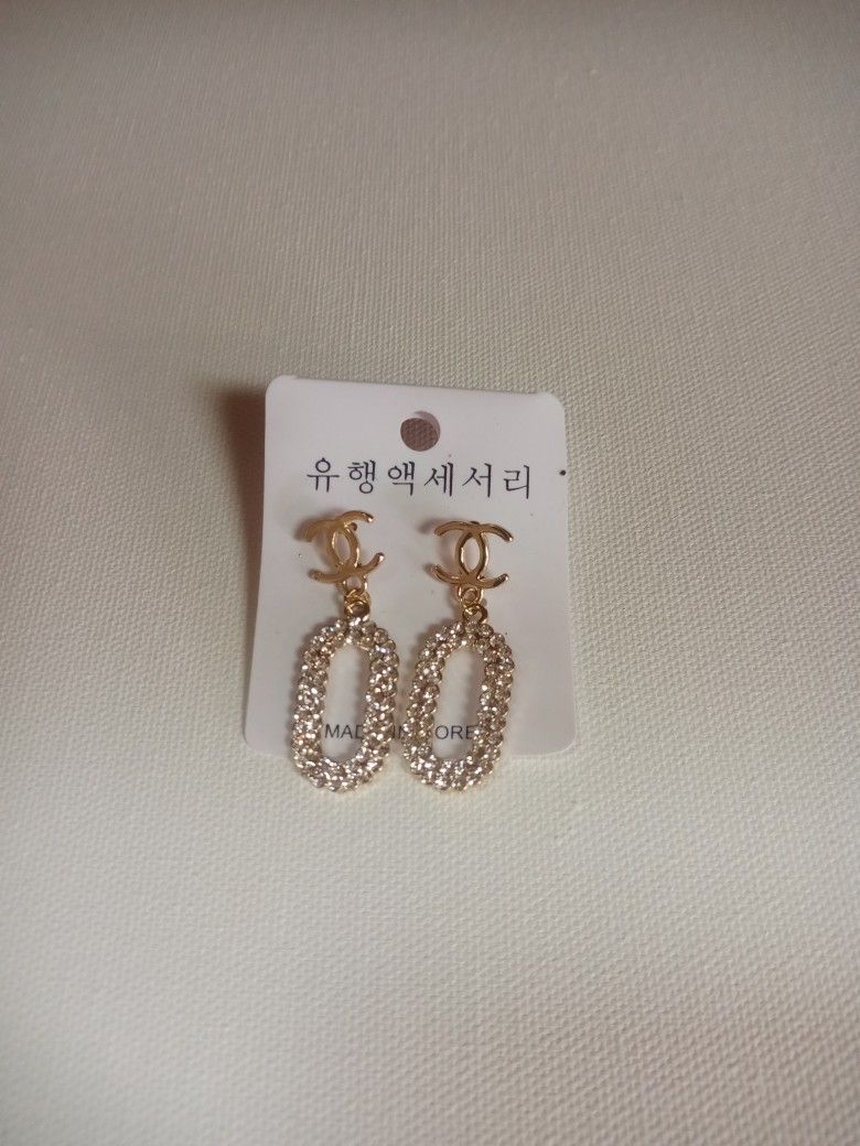 -Plated With Stones Very Pretty Very Elegant And Graceful Never Worn Brand New