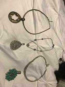Necklaces/ Pendants