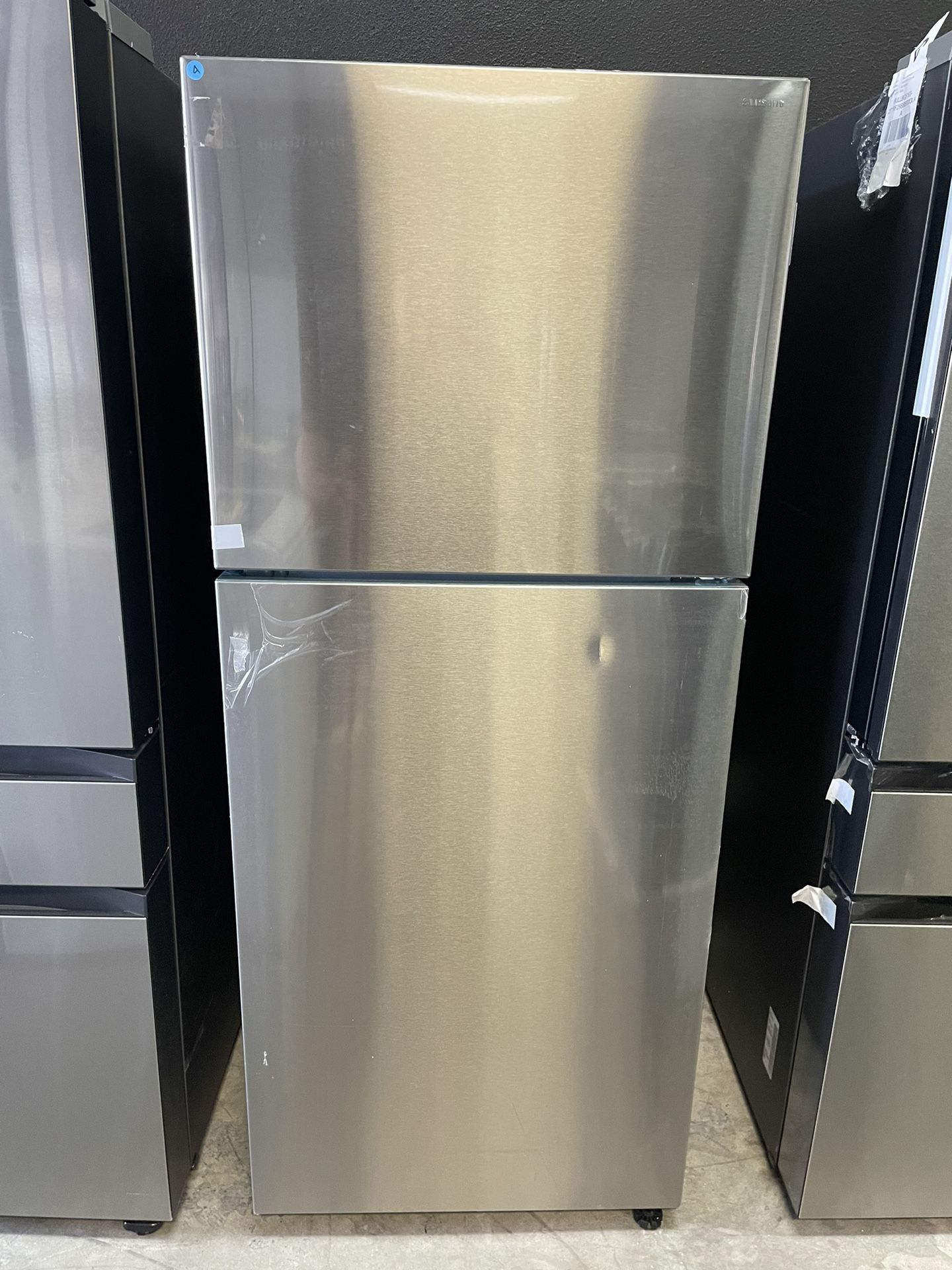 Samsung 18 Cu Top Freezer Refrigerator In Stainless Steel